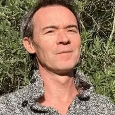 Dr. Romain Duval